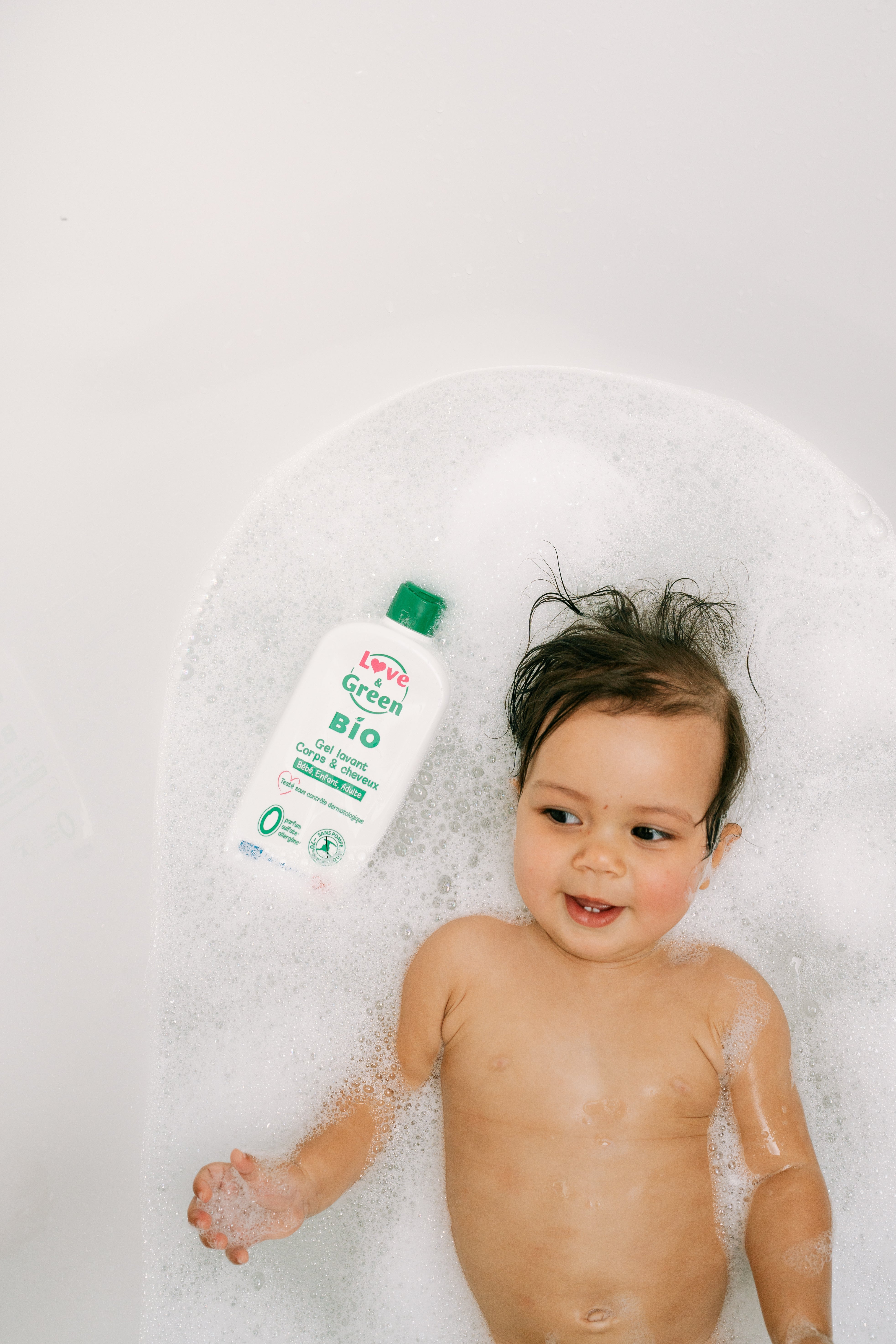 Toilette de bébé : comment choisir des soins sains (sans parfum, pH neutre) ?