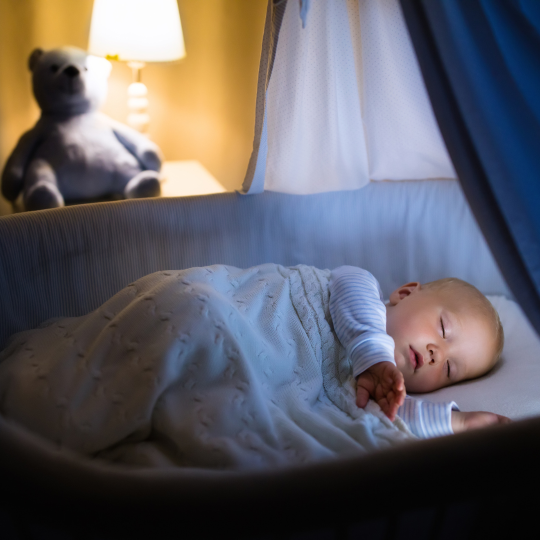 Doit-on changer la couche de bébé la nuit ?