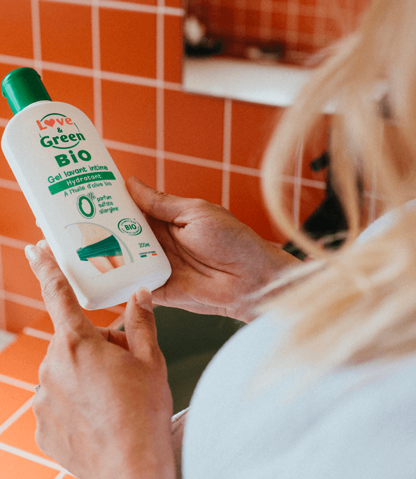 Organic moisturising intimate cleansing gel